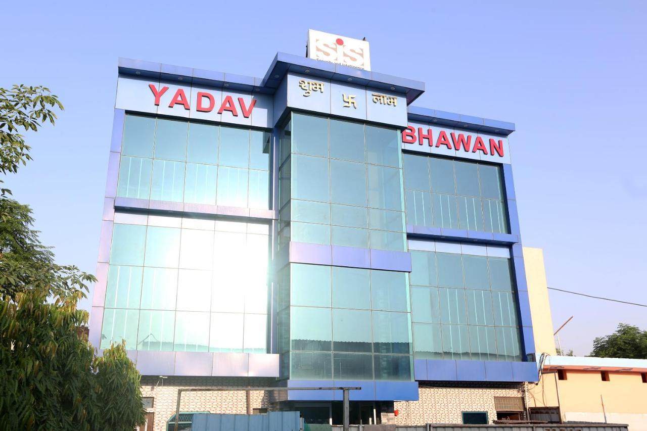 Oyo 22221 Yadav Hotel Bhiwadi Exterior photo