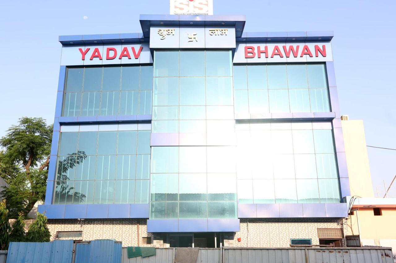 Oyo 22221 Yadav Hotel Bhiwadi Exterior photo